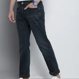 Tommy Hilfiger Men Blue Scanton Slim Fit Mildly Distressed Light Fade Stretchable Jeans image 5