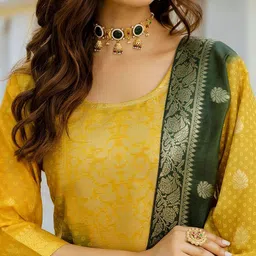 Brand Hill Women Bandhani Regular Kurta with Trousers & Dupatta image 4