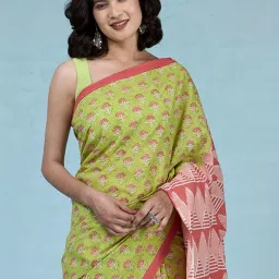 Taneira Green Floral Print Saree With Unstitched Blouse image 4