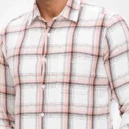 Spykar Pink Slim Fit Checks Shirt image 4