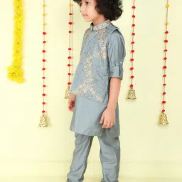 Ministitch Boys Grey Cotton Silk Embroidered Regular Fit Kurta Set image 4