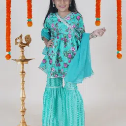 Kiddopanti Green Cotton Regular Printed Suit Sets-picture-32