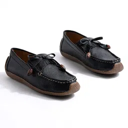 Shoetopia Solid Tassel Embellished Loafers - Black-picture-33