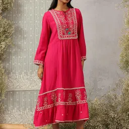 Lakshita Fuchsia Embroidered Fit & Flare Crinckled Viscose Midi Dress-picture-30