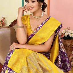 Lookmark Floral Printed Zari Saree With Blouse Piece image 3