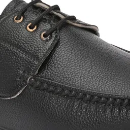 AARAVIN'S Men Textured Boat Shoes image 5