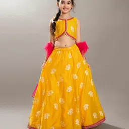 Bitiya By Bhama Silk Woven Sleeveless Floral Printed Flared Lehenga Choli Set With Dupatta - Yellow-picture-16