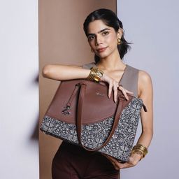 ZOUK Printed Structured Tote Bag-picture-24