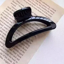 Radhya Accessories Women Set of 4 Claw Clip image 4