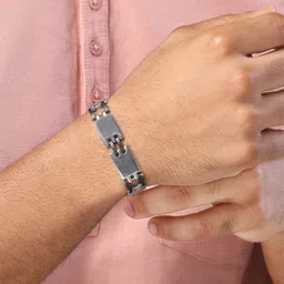 Bohey by KARATCART Men Handcrafted Silver-Plated Link Bracelet image 1