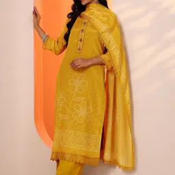 Libas Women Bandhani Printed Regular Kurta with Trousers & Dupatta-image-84