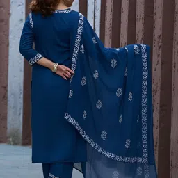 YASH GALLERY Women Ethnic Motifs Embroidered Regular Kurta & Palazzos With Dupatta image 3