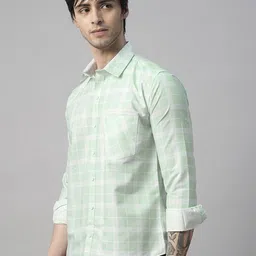 TRYBUY.IN Men Standard Buffalo Checks Opaque Checked Casual Shirt image 4