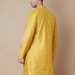 Melange by Lifestyle Men Embroidered Thread Work Kurta image 3