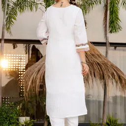 SDK FASHION Women Floral Regular Thread Work Kurta with Trousers & With Dupatta image 4