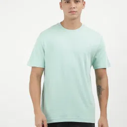 Calvin Klein Lichen Cotton Regular Fit Solid T-Shirt image 5