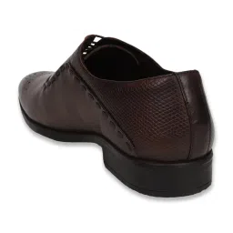 Van Heusen Men's Brown Brogue Shoes image 5
