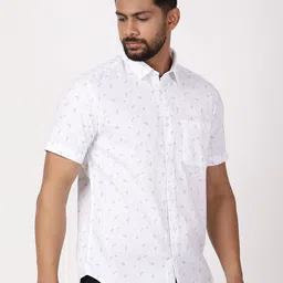 Indian Terrain Men Classic Fit Conversational Printed Pure Cotton Casual Shirt image 3