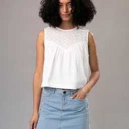 DressBerry Embroidered Cotton Schiffli Crop Top image 4