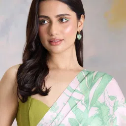 navyasa by liva Pink & Green Printed Saree With Unstitched Blouse image 5