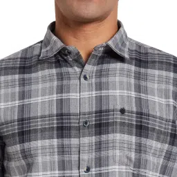 METTLE Grey Regular Fit Checks Shirt image 5
