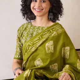 Saree Mall Green Printed Sarees With Unstitched Blouse image 5