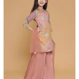 Piccolo Organza Woven Three Fourth Sleeves Floral Patch Detailed & Gotal Lace Embellished Kurti Palazzo With Dupatta Set - Pink image 4