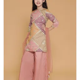 Piccolo Organza Woven Three Fourth Sleeves Floral Patch Detailed & Gotal Lace Embellished Kurti Palazzo With Dupatta Set - Pink image 5