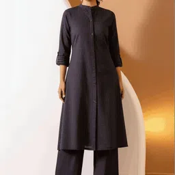 PPAPITA Women Striped Regular Pure Cotton Kurta with Trousers image 4