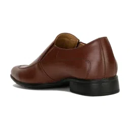 Bata Men's SHARK E Brown Loafers image 5