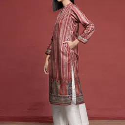 Ahalyaa Maroon Velvet Regular Fit Printed Kurta image 5