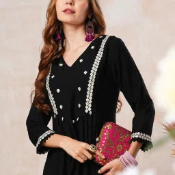 Fashor Black Embroidered Straight Kurta image 5