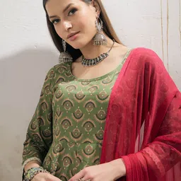 Shae by SASSAFRAS Floral Printed Pure Cotton Anarkali Kurta With Palazzos & Dupatta image 2