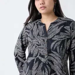 Diza by Westside Black Bandhani Leaf Design Tunic image 4