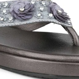 Inc.5 Women's Pewter Thong Sandals image 5