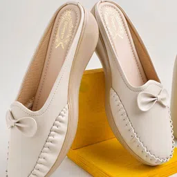 Shoetopia Bow Applique Detailed Colour Blocked Slip On Loafers - Cream-picture-10