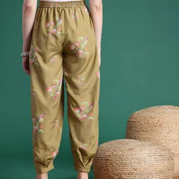 Sangria Floral Printed Pleats Detailed Salwar image 3