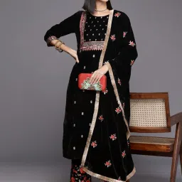 Varanga Black Embroidered Kurta Pant Set With Dupatta image 5