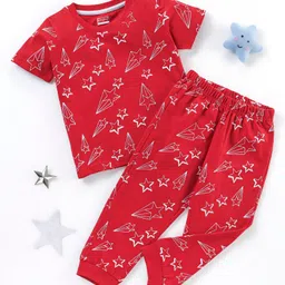 Babyhug Cotton Knit Half Sleeves Night Suit Star Print - Red-image-100