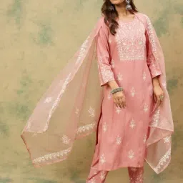 Varanga Peach Pure Cotton Embroidered Three-Quarter Sleeves Suit Set image 3