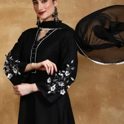 Varanga Black Embroidered Kurta Trousers and Dupatta image 5