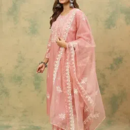 Varanga Peach Pure Cotton Embroidered Three-Quarter Sleeves Suit Set image 4
