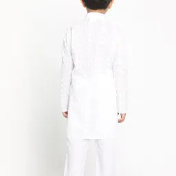 VASTRAMAY Kids White Cotton Embroidered Kurta Set image 2