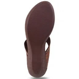 Mochi Women's Brown Toe Ring Wedges image 5