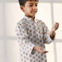 VASTRAMAY Boys White Cotton Printed Full Sleeves Kurta image 5