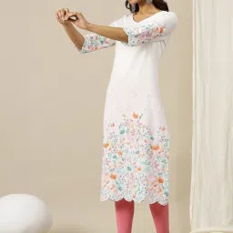 Aurelia White Printed Straight Kurta image 5