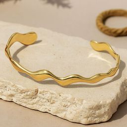 Bohey by KARATCART Gold-Plated Bangle-Style Bracelet-picture-6