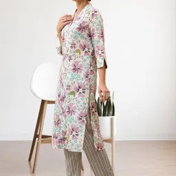 NAVYAAZRI Women Floral Printed Regular Pure Cotton Kurta with Trousers image 3