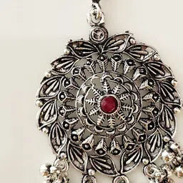 Piu Jewels Rhodium-Plated Teardrop Shaped Oxidised Ear Cuffs image 3