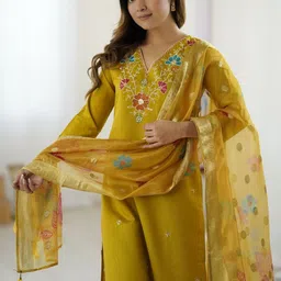 HERE&NOW Women Floral Embroidered Thread Work Kurta with Trousers & With Dupatta image 2
